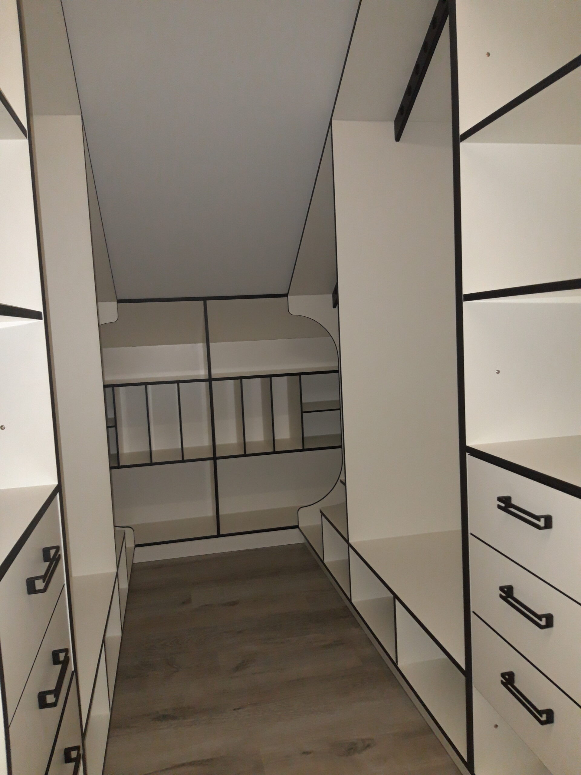 wardrobe 22